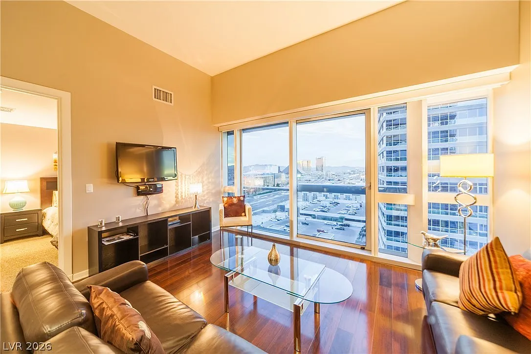 2 bed, 2.0 bath, 1111 sqft, $2,950 — Photo 3