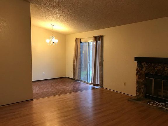 4th image of 31 Marathon Ct