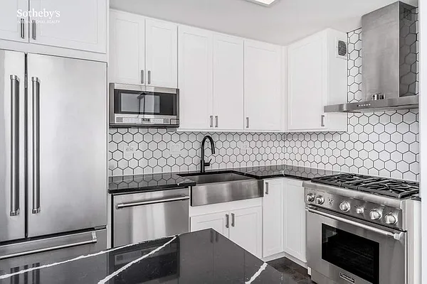 Sold by Sotheby's International Realty | media 6