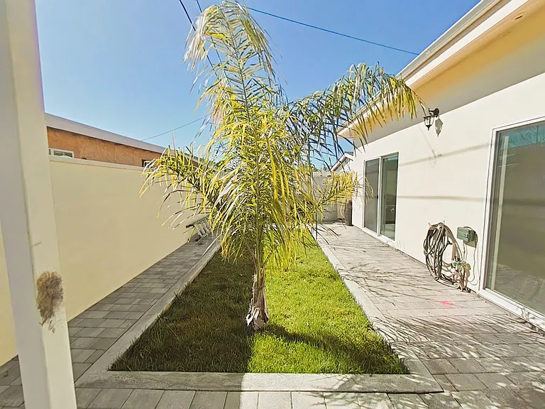 8220 Ben Ave — Photo 11