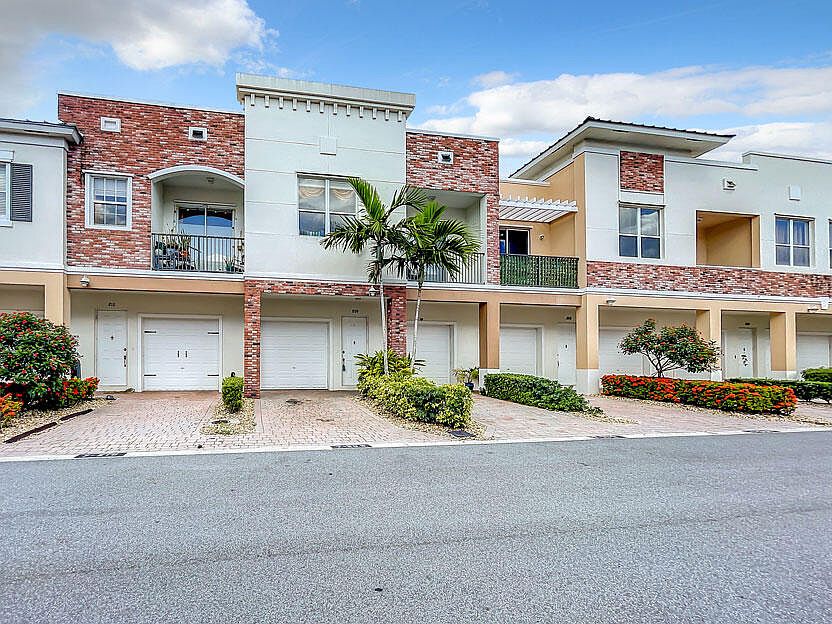 1st image of 10320 SW Stephanie Way #209
