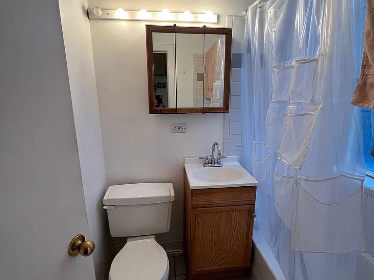 3211 W Beach Ave #1 — Photo 6