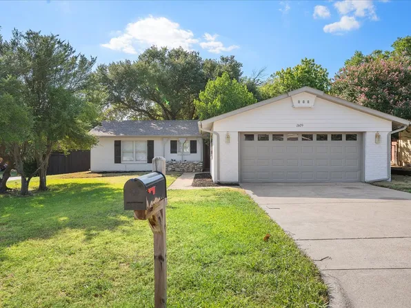 2809 Olympia Dr, Arlington, TX 76013