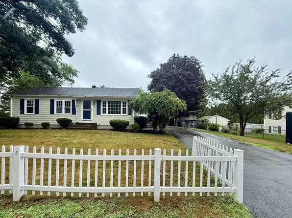 26 Walnut St, Attleboro, MA 02703