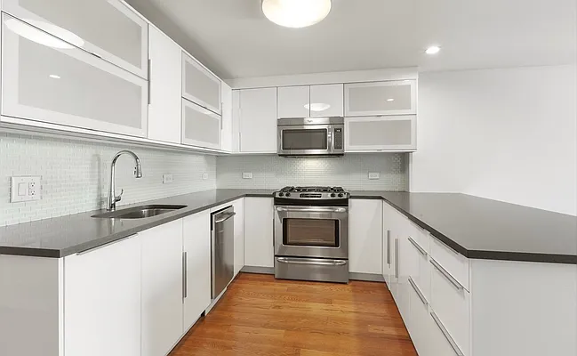 Rented by Compass | media 7