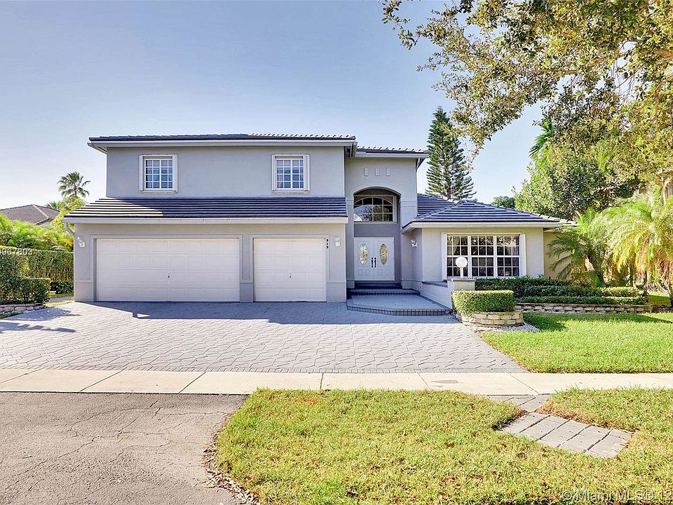 1st image of 919 NW 130th Ter