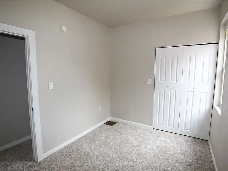 305 Chestnut St — Photo 7
