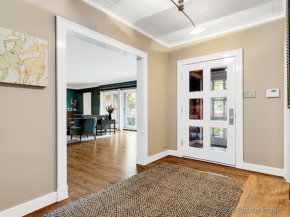 3rd image of 240 Sunset Ave