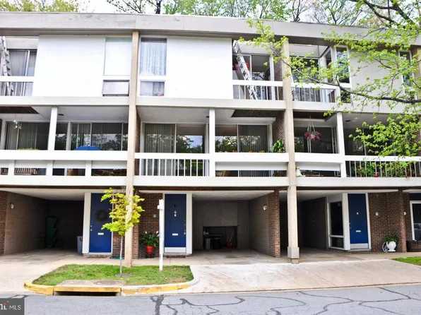 11506 Maple Ridge Rd, Reston, VA 20190