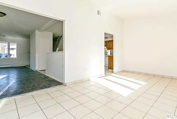 3rd image of 55 Westcliff Dr