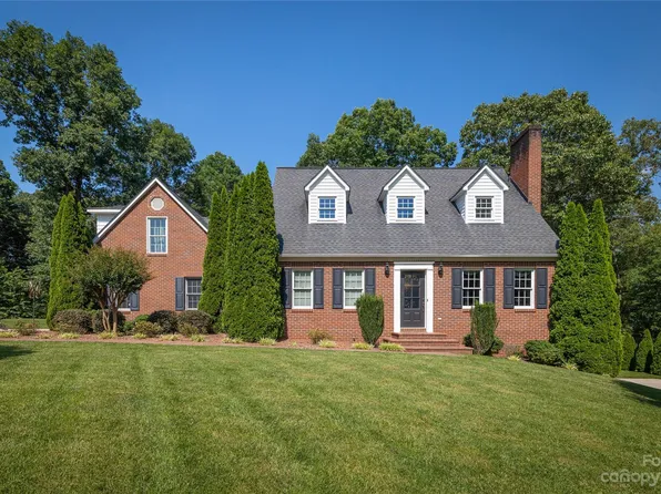 130 Rodrick St, Connelly Springs, NC 28612
