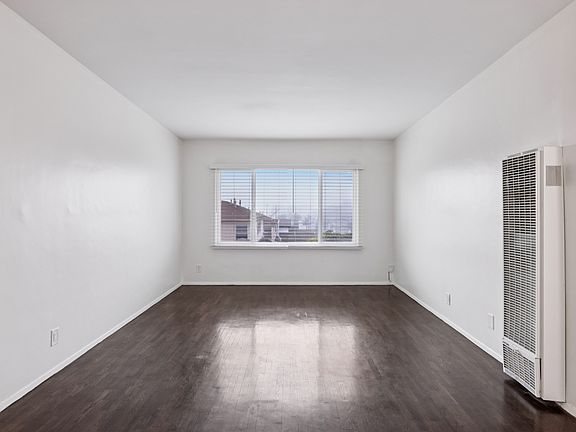 4th image of 7325 W Manchester Ave APT 5