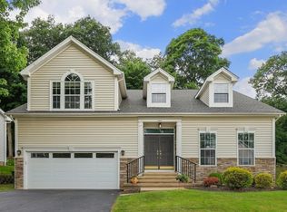 184 Smoke Rise Rd, Basking Ridge, NJ 07920
