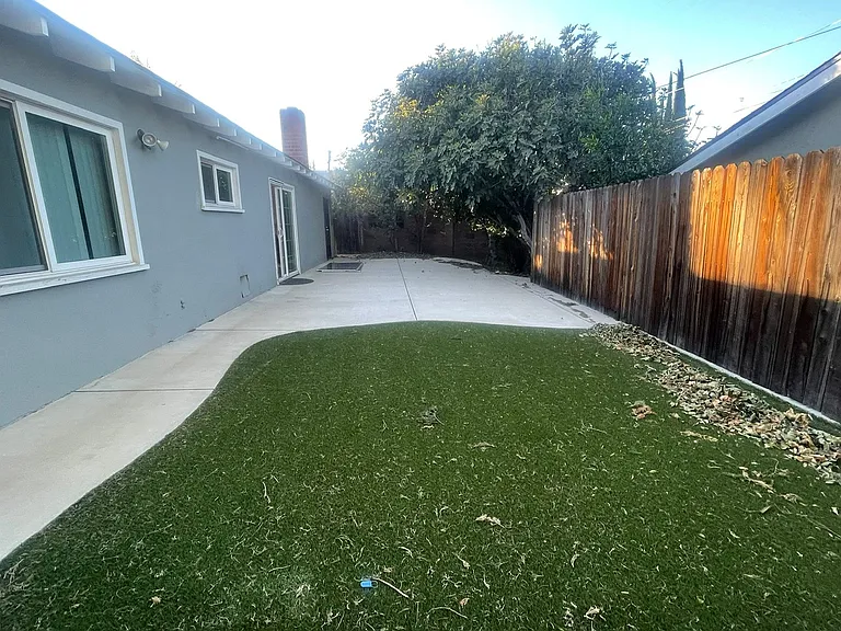 23909 Vanowen St — Photo 15