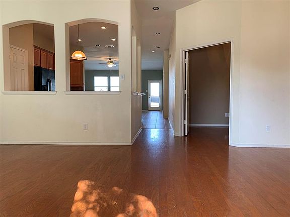 3rd image of 9124 Wellington Dr