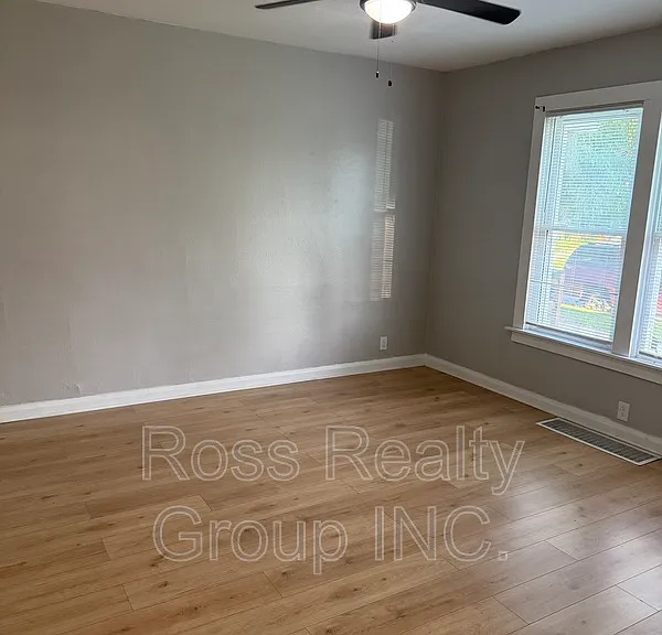 1121 Delence St #LOWER — Photo 9