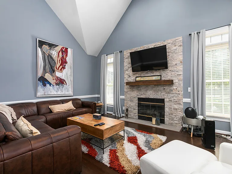305 Lucas Park Dr — Photo 30