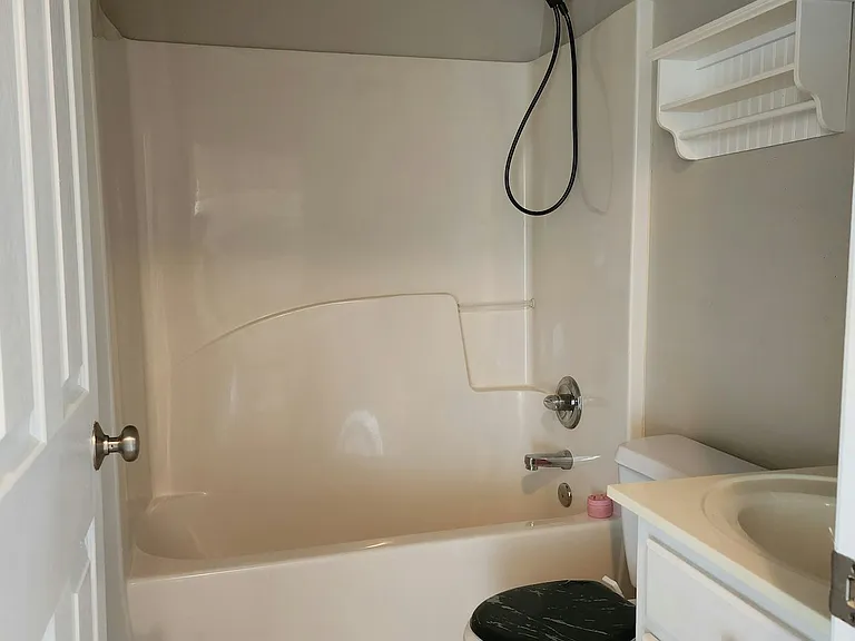 381 Rosemount Dr — Photo 16