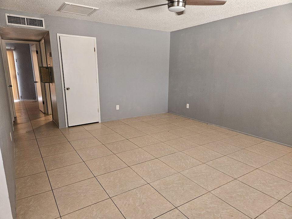 Large living room with new ceiling fan
recently painted