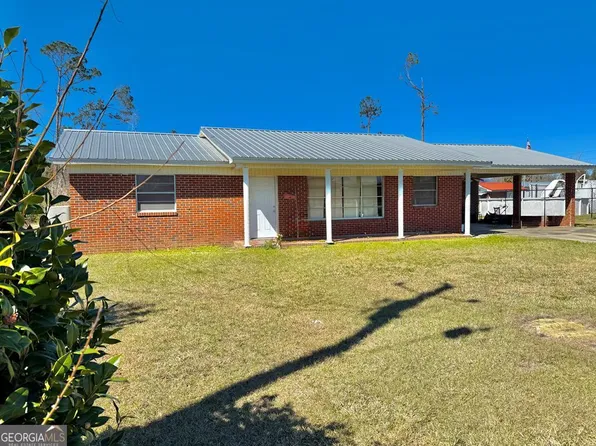 11 Rogers St, Hazlehurst, GA 31539