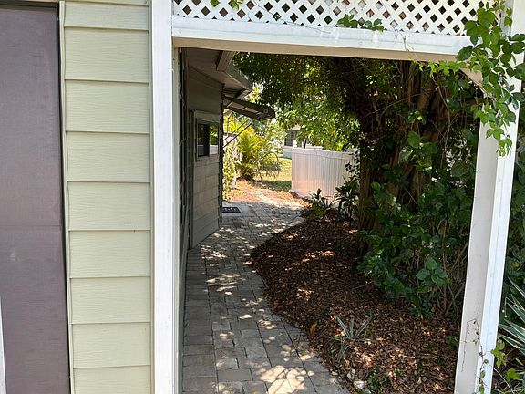 2nd image of 10804 Lakewood Shores Cir #40-Q