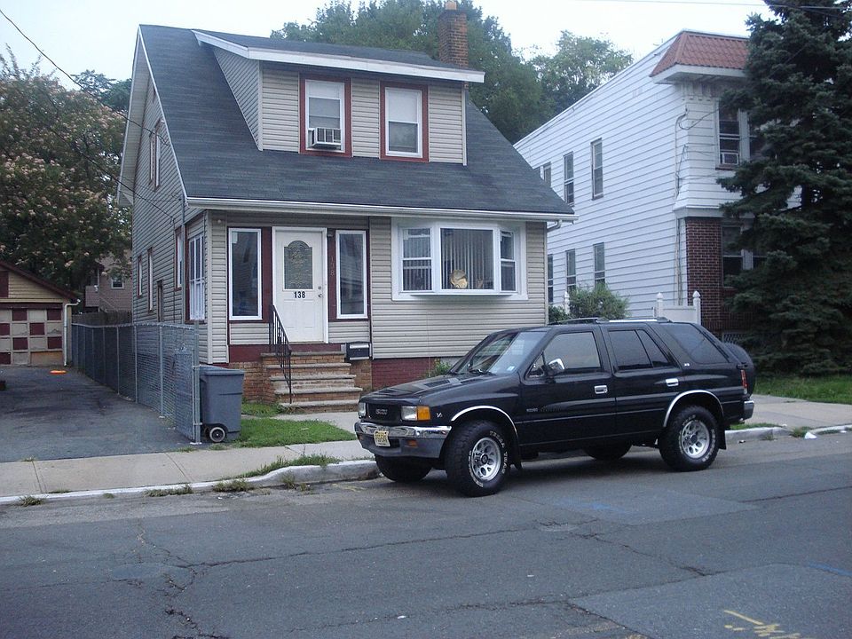 2nd image of 136 Ball St