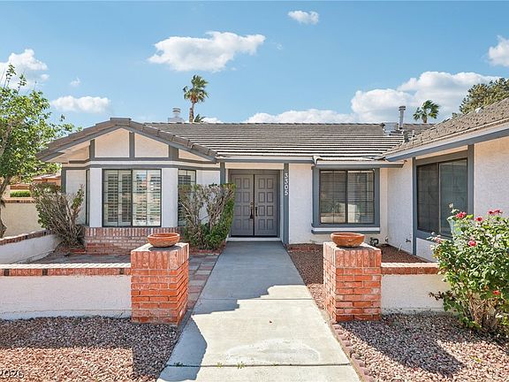 3rd image of 3305 Palmdesert Way