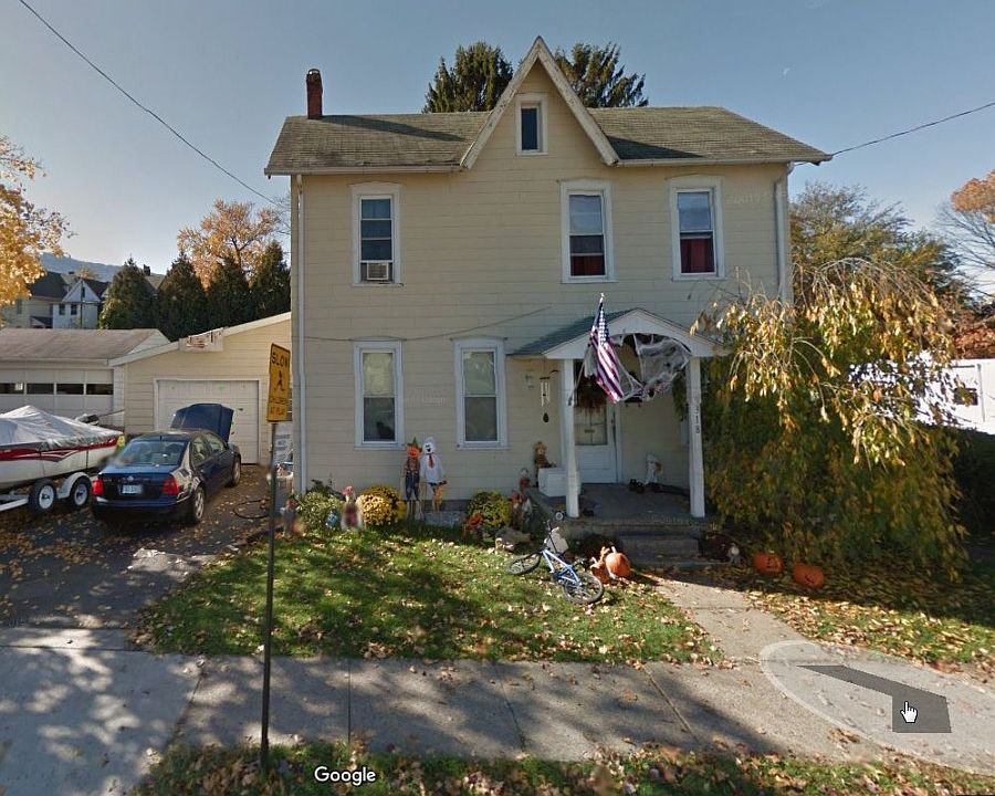2nd image of 318 Main St
