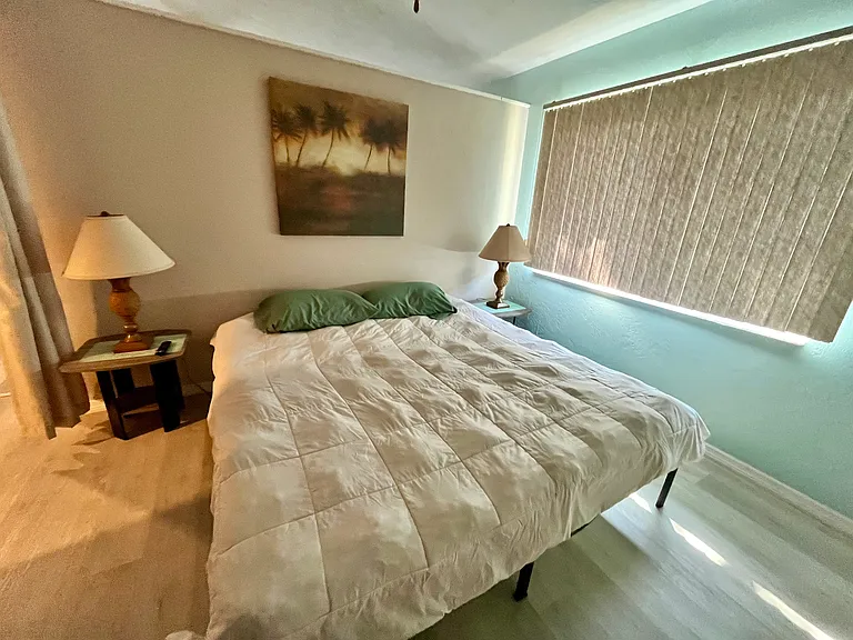 714 Kristina Ct #1B — Photo 9