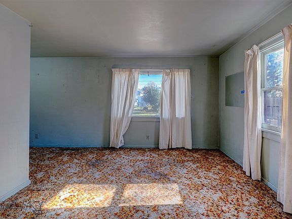 5th image of 108 N Davis St