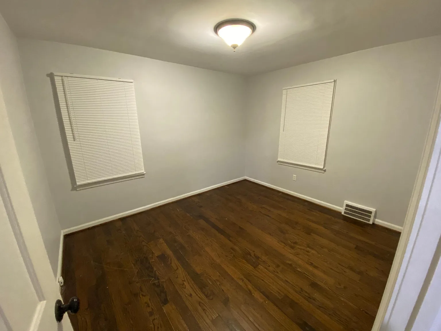 3 bed, 1077 sqft, $1,650 — Photo 3