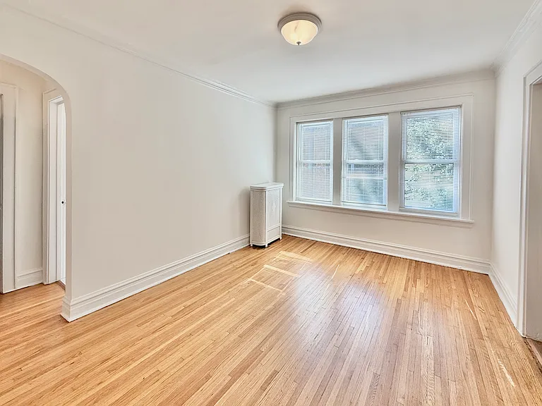 6504 N Leavitt St #3 — Photo 4