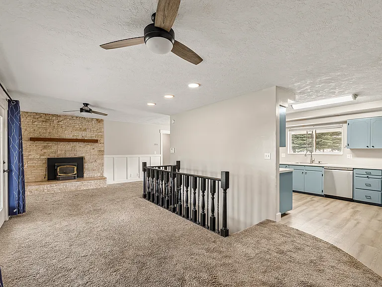 275 Park St — Photo 4
