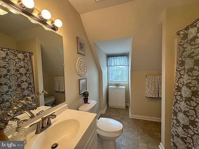 3 bed, 2.5 bath, 2128 sqft, $2,100 — Photo 4