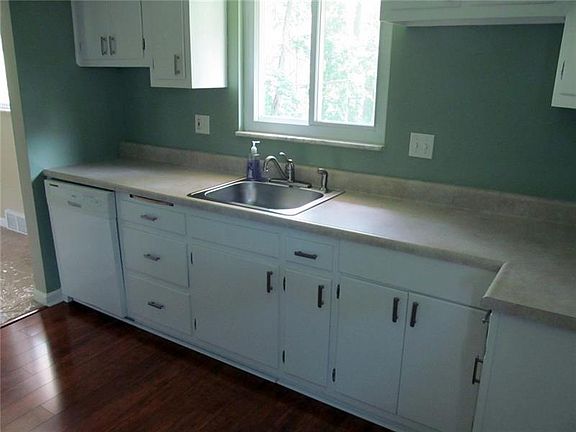 5th image of 430 Saratoga Dr
