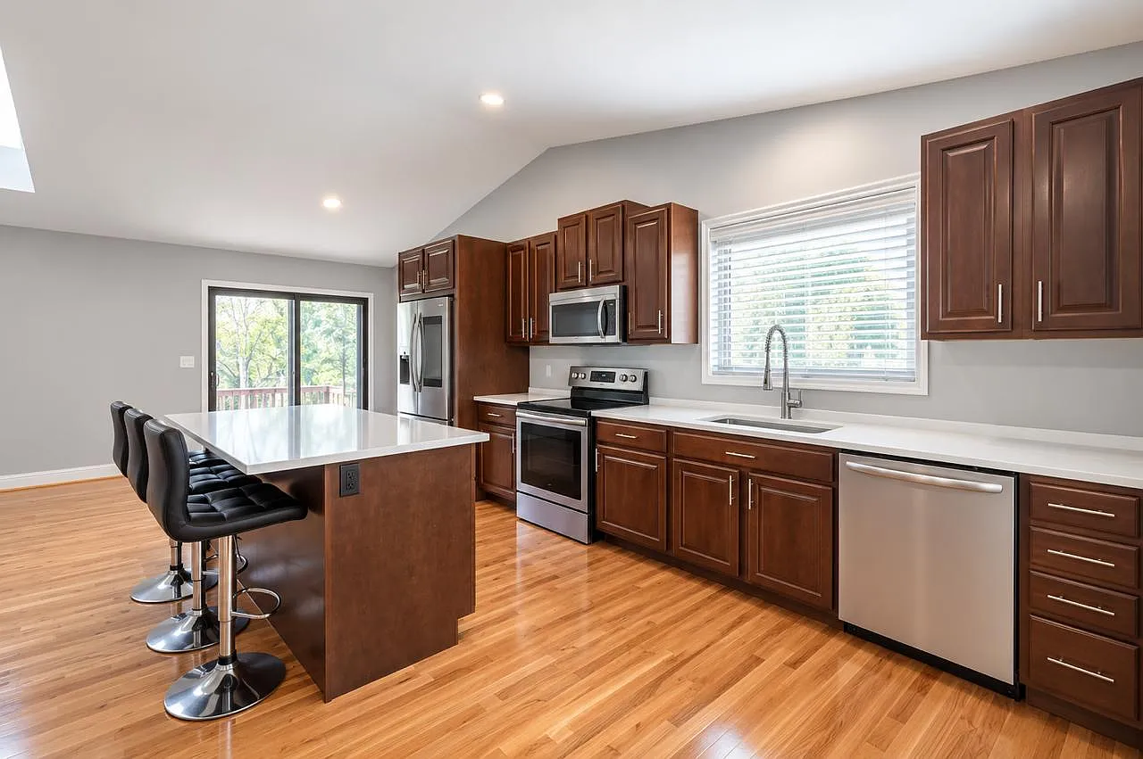 721 Sage Hill Dr — Photo 2
