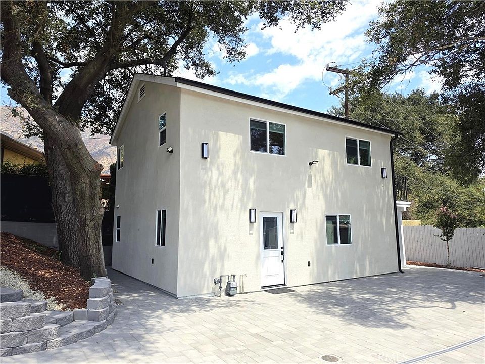 1st image of 3130 N Mount Curve Ave