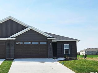 556 N 3rd St, Eldridge, IA 52748