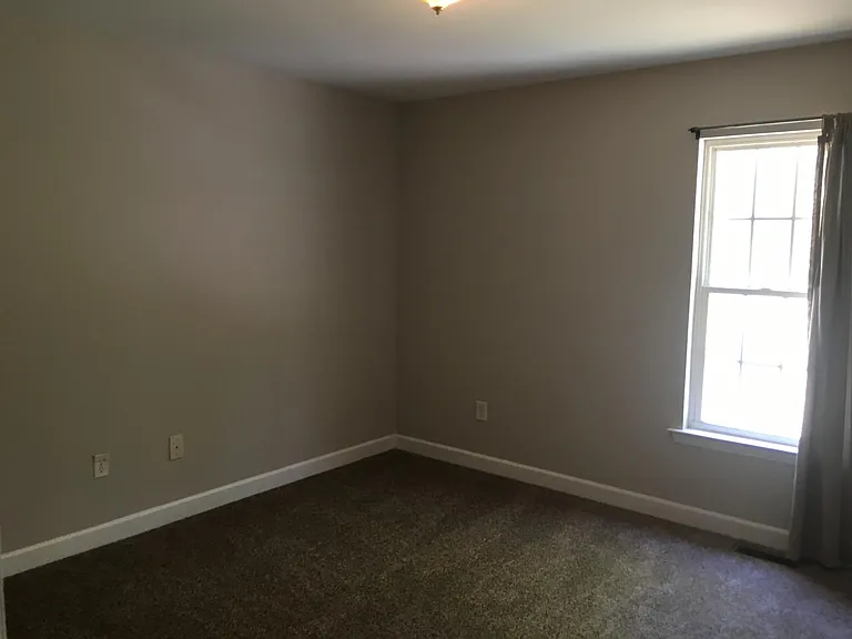 520 Smith St — Photo 6