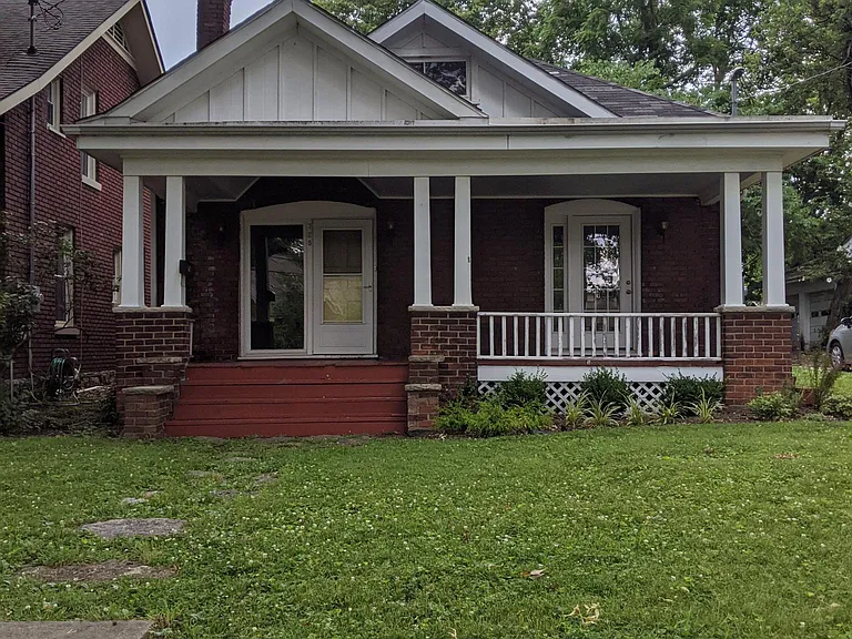 725 Cramer Ave — Photo 2