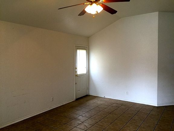 4th image of 206 Dale Earnhardt Dr #B