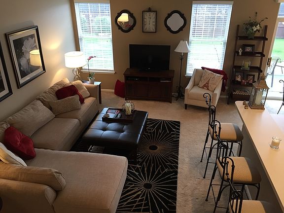 4th image of 319 Parkside Dr