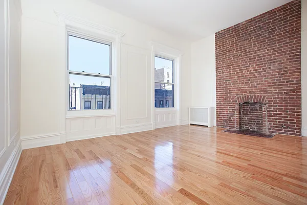 Rented by Walber 82nd Street | media 8