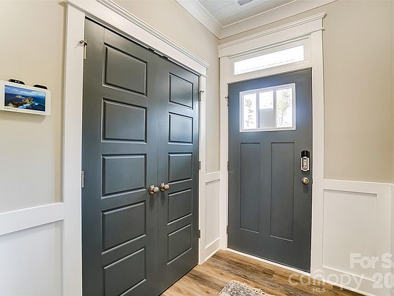 4th image of 4095 Rothwood Ln