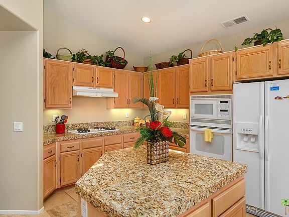 5th image of 67601 S Laguna Dr
