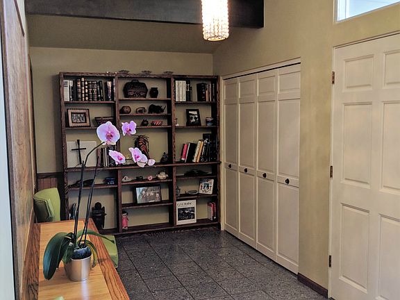 Vaulted Front Entry