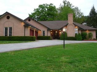 18 Cherokee Dr, Middlesboro, KY 40965