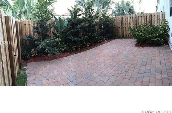 4th image of 8893 NW 102nd Ct