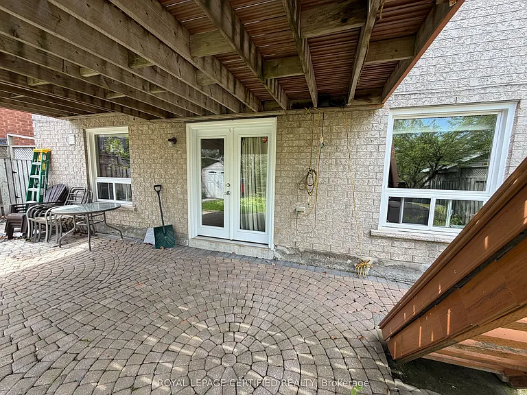 7266 Sandhurst Dr N — Photo 3