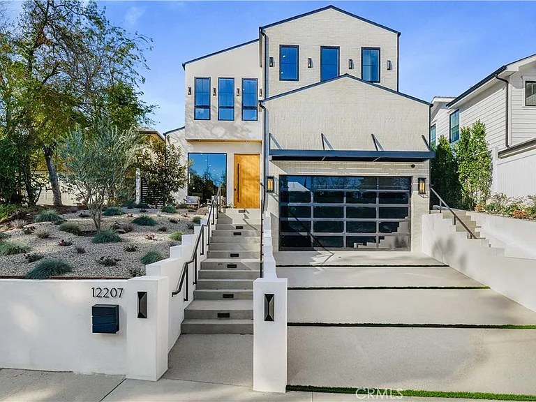 12207 Valleyheart Dr — Photo 2